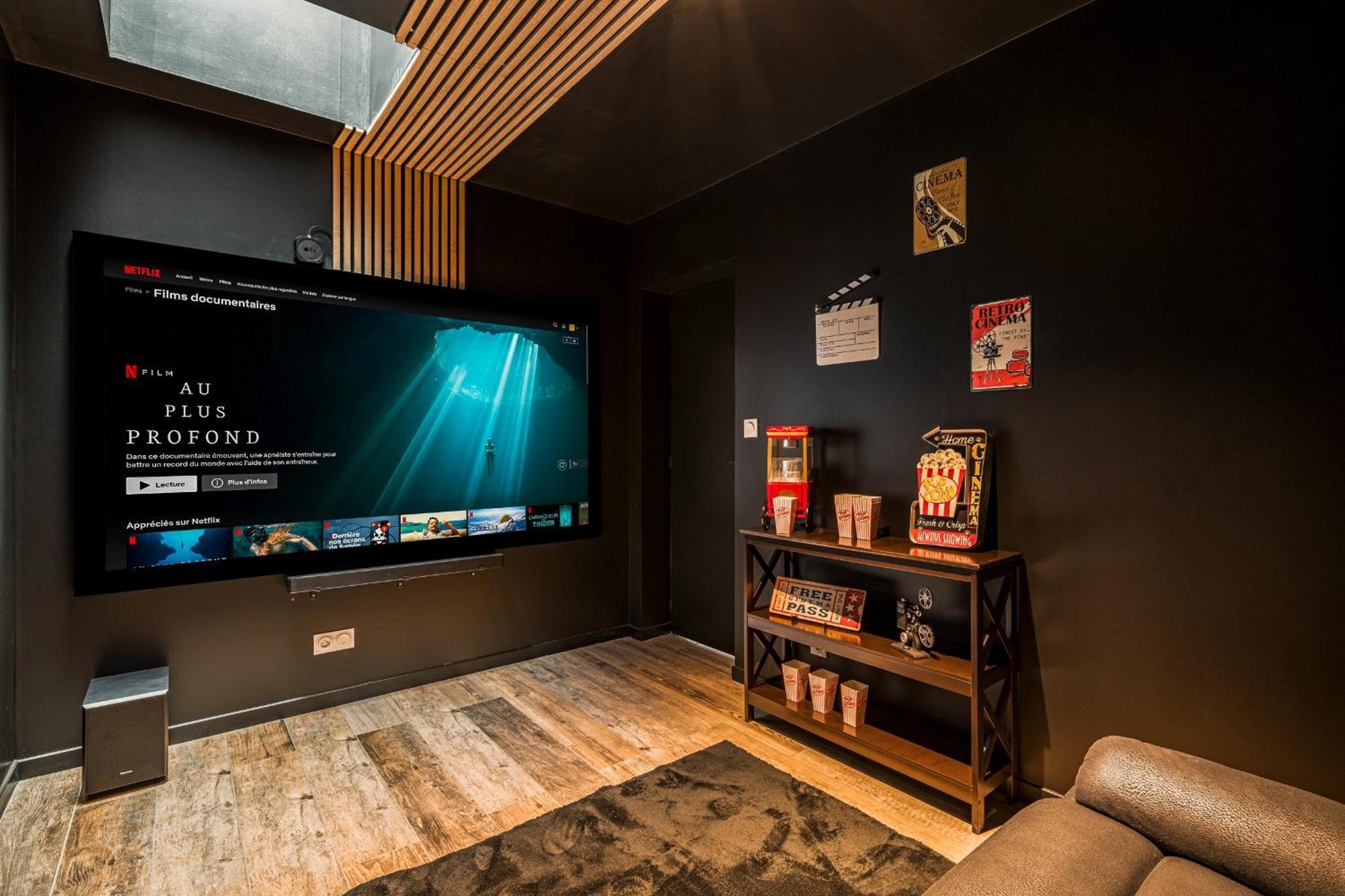 Chill Haven - Jacuzzi & Cinema - Queen Size - Parking - Terrasse Saint-Etienne  Extérieur photo