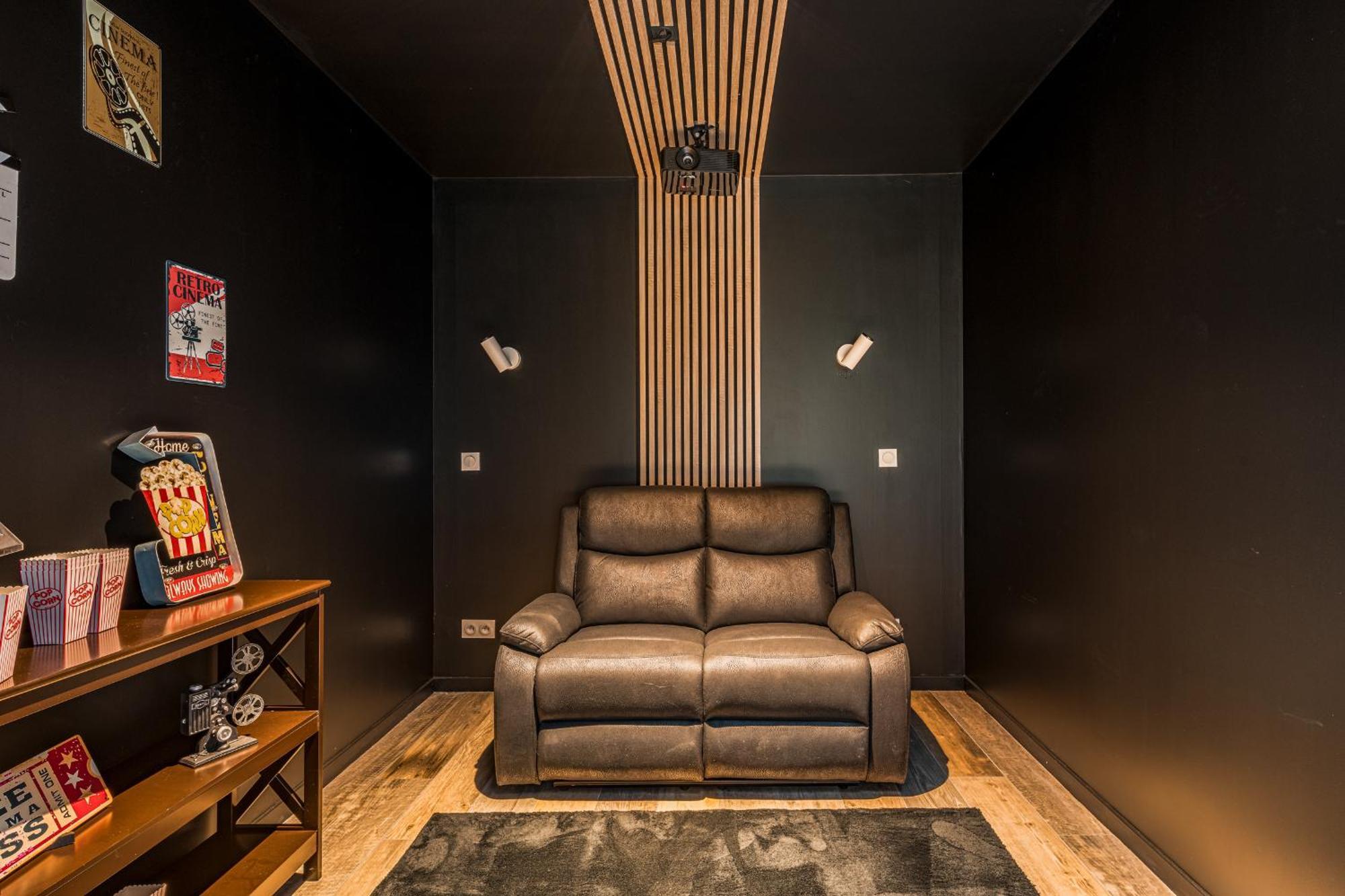 Chill Haven - Jacuzzi & Cinema - Queen Size - Parking - Terrasse Saint-Etienne  Extérieur photo