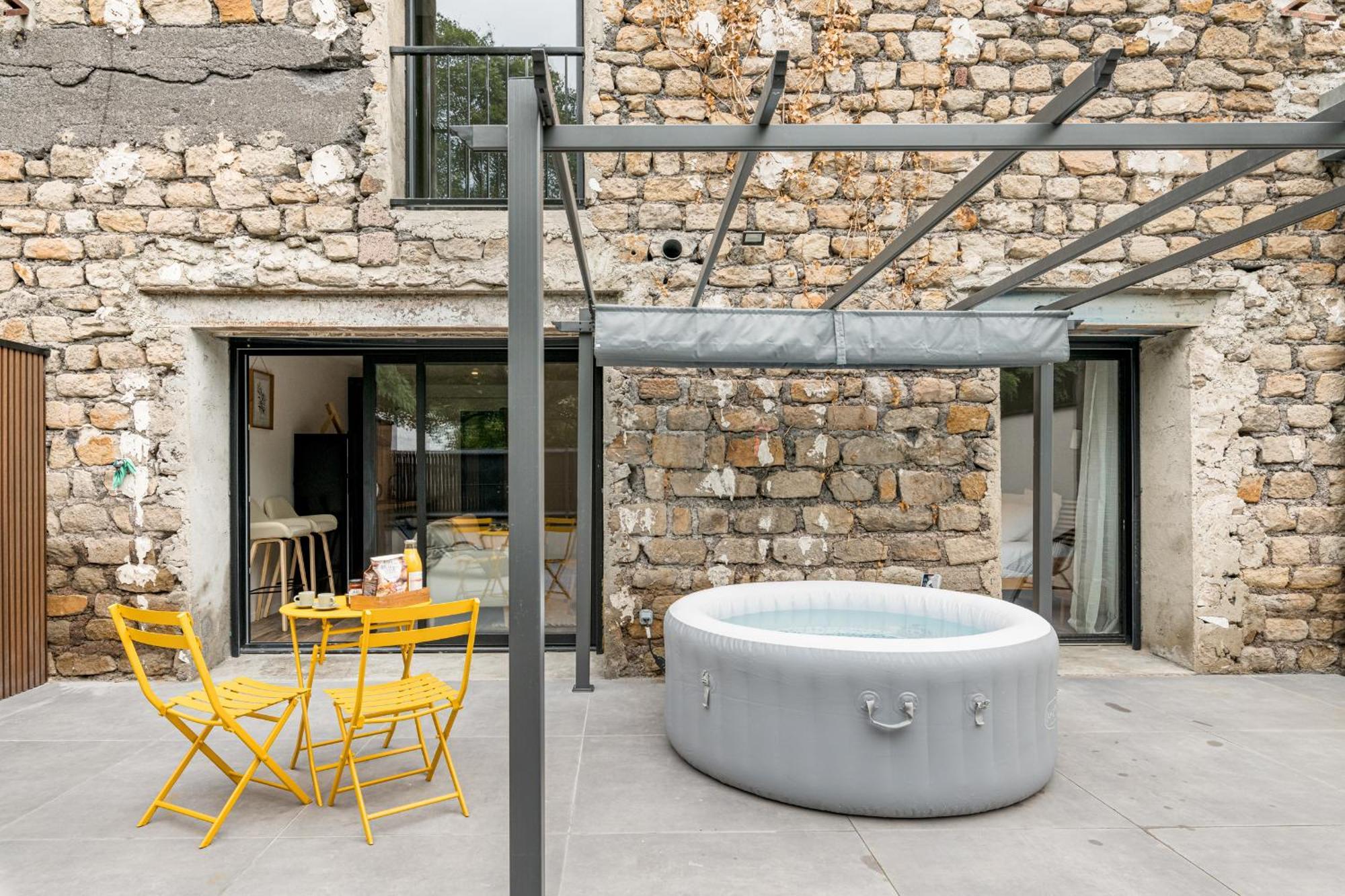 Chill Haven - Jacuzzi & Cinema - Queen Size - Parking - Terrasse Saint-Etienne  Extérieur photo